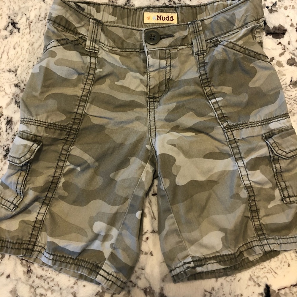 Girls cargo shorts Sz 7